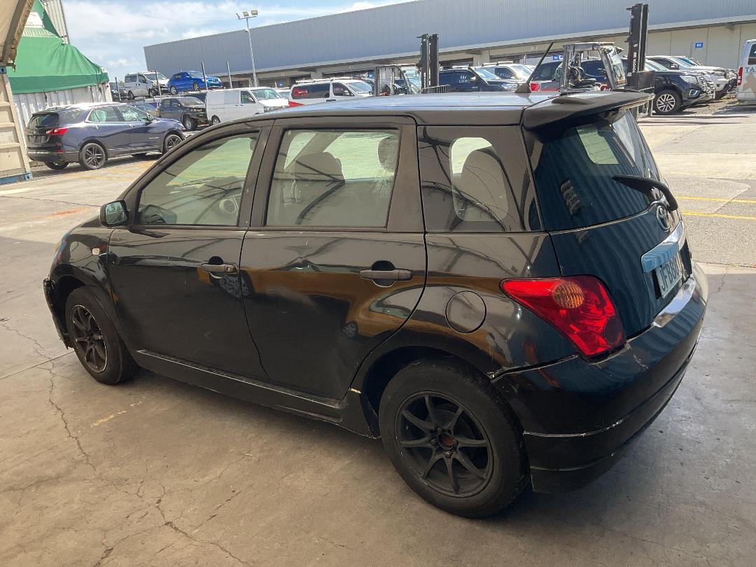 Photo '15' of Toyota IST