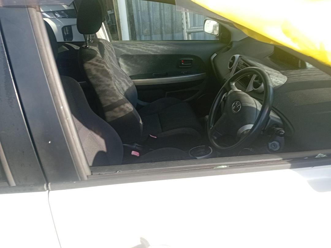 Photo '32' of Toyota IST