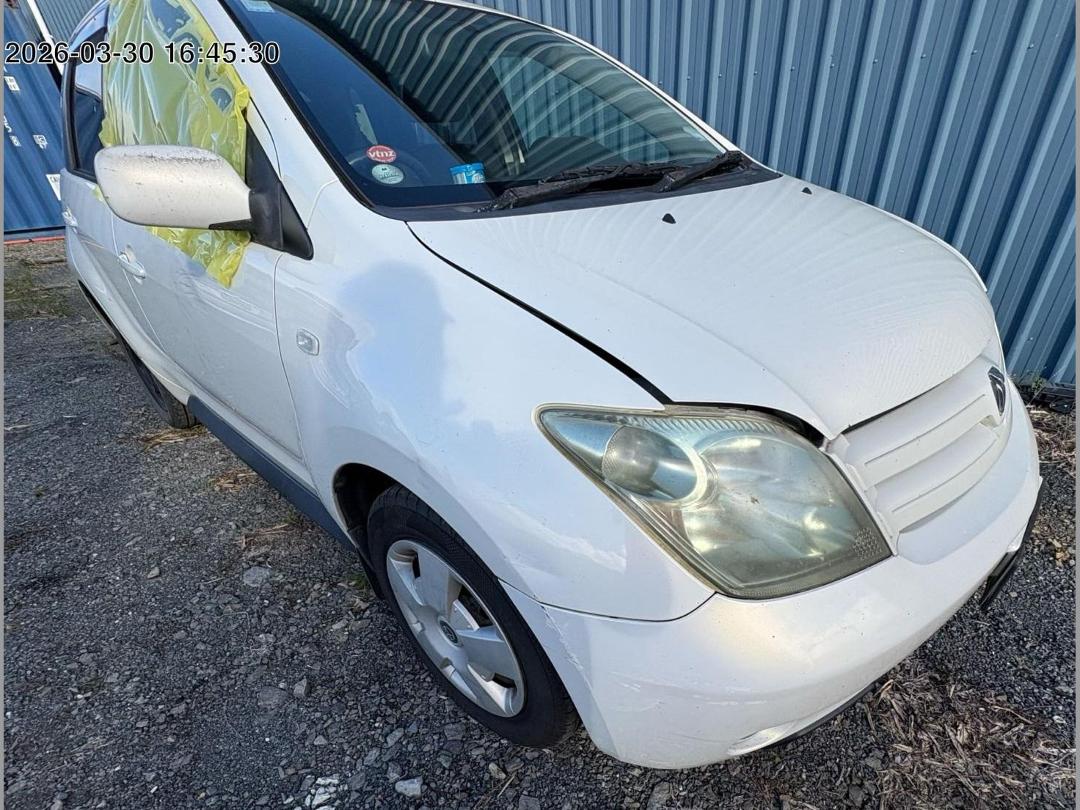 Photo '2' of Toyota IST