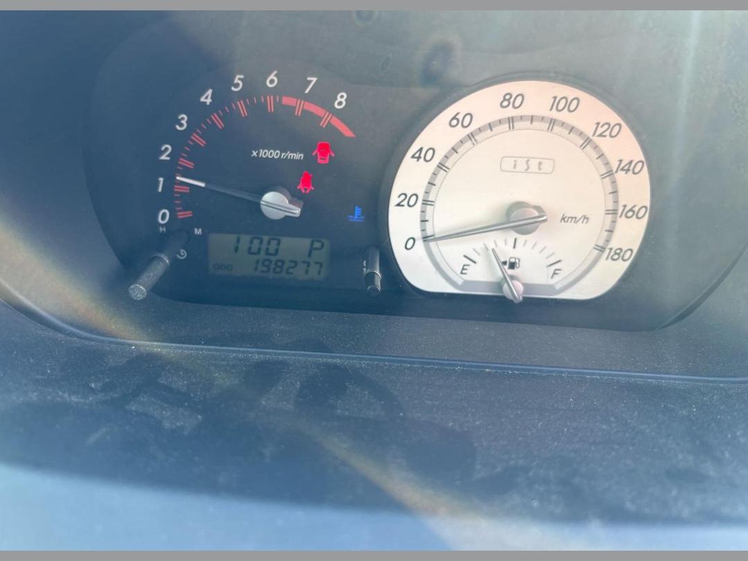 Photo '14' of Toyota IST