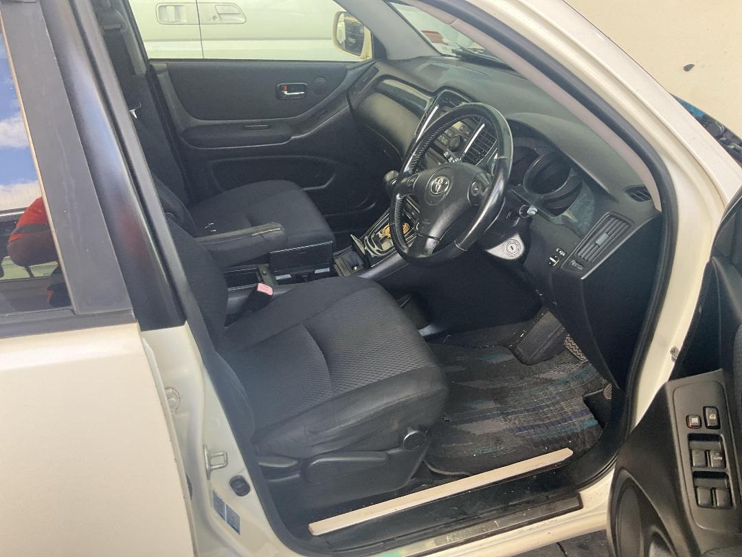 Photo '23' of Toyota Kluger V Photo '23' of Toyota Kluger V