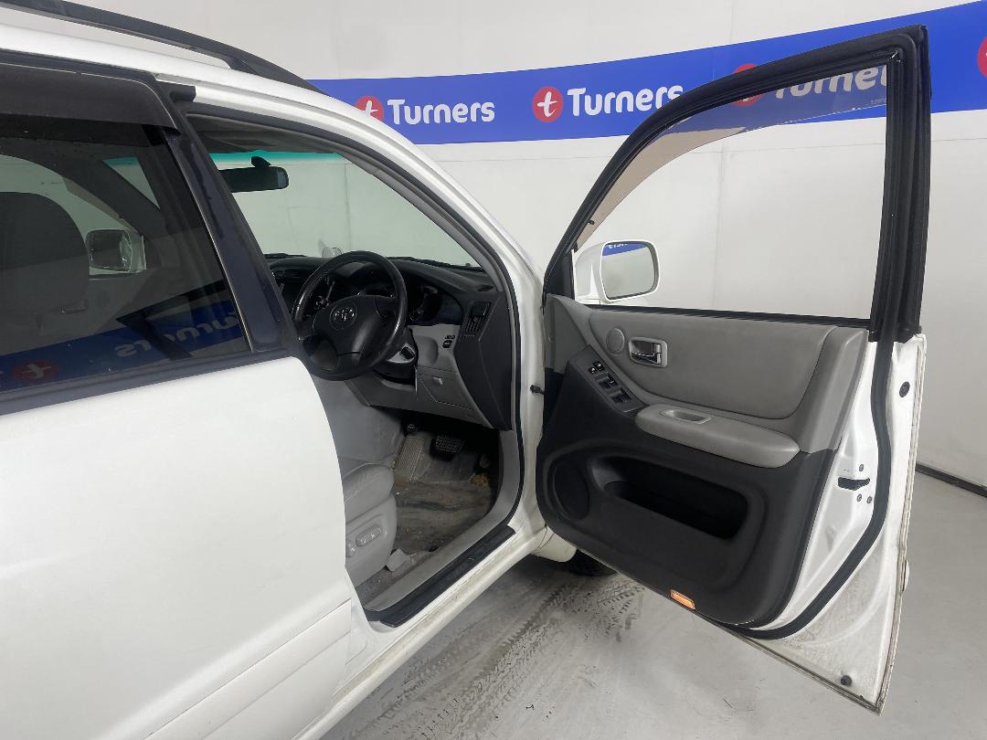 Photo '15' of Toyota Kluger