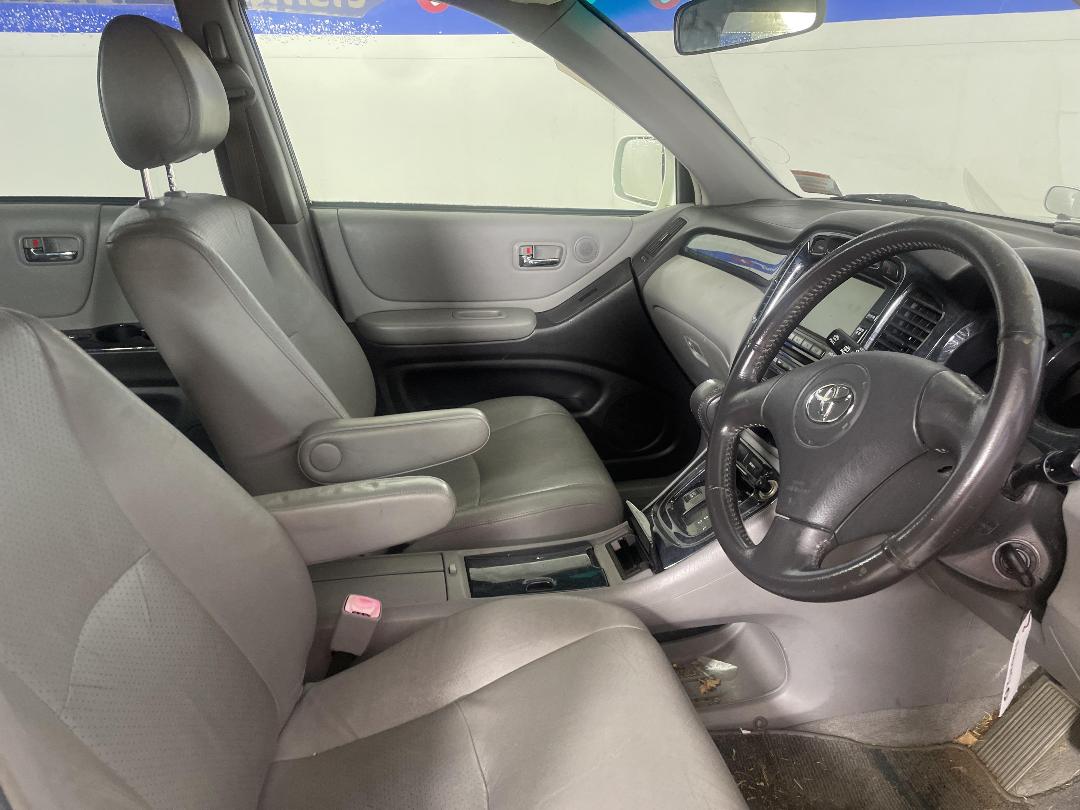 Photo '16' of Toyota Kluger