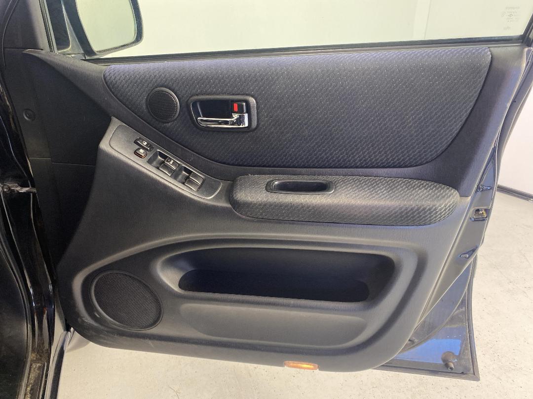 Photo '15' of Toyota Kluger