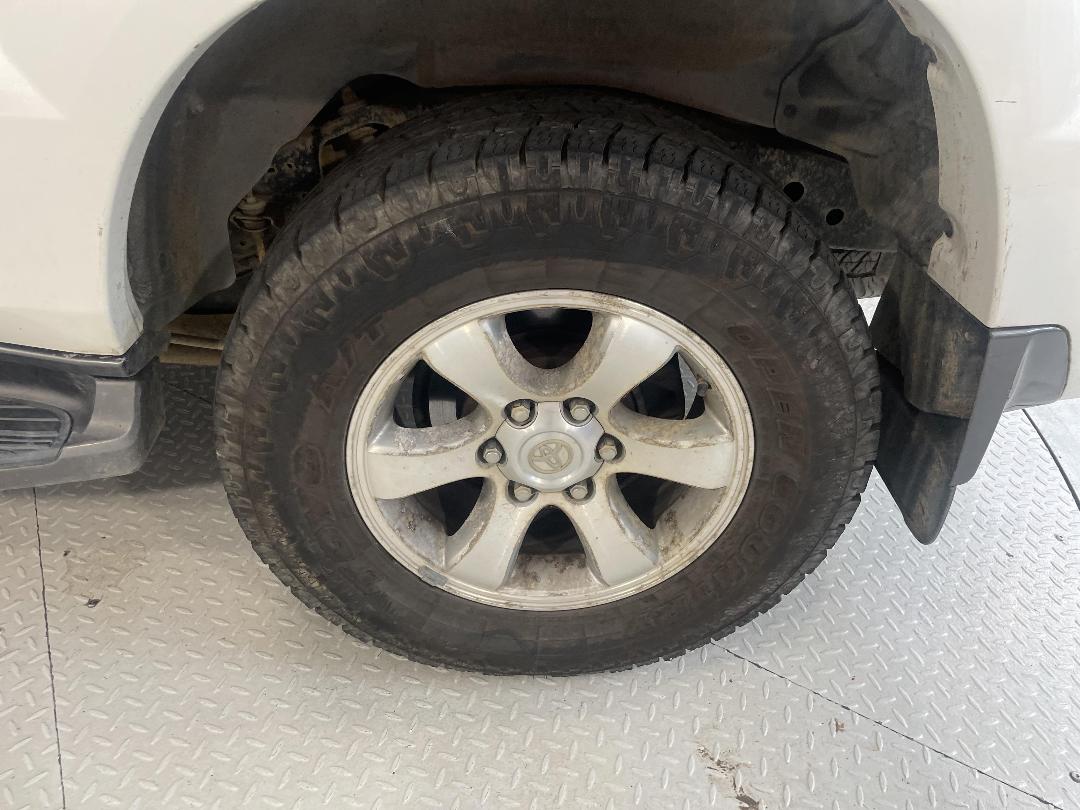 Photo '11' of Toyota Landcruiser Prado Photo '11' of Toyota Landcruiser Prado