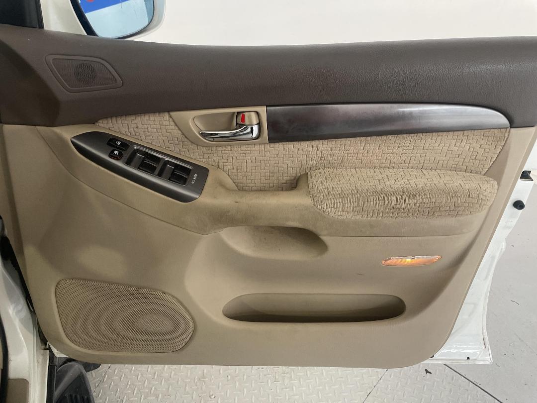 Photo '15' of Toyota Landcruiser Prado Photo '15' of Toyota Landcruiser Prado