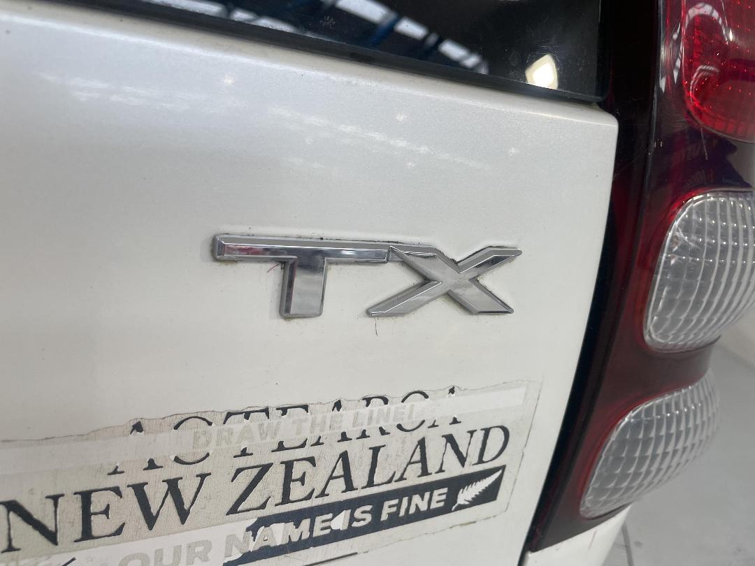 Photo '33' of Toyota Landcruiser Prado Photo '33' of Toyota Landcruiser Prado