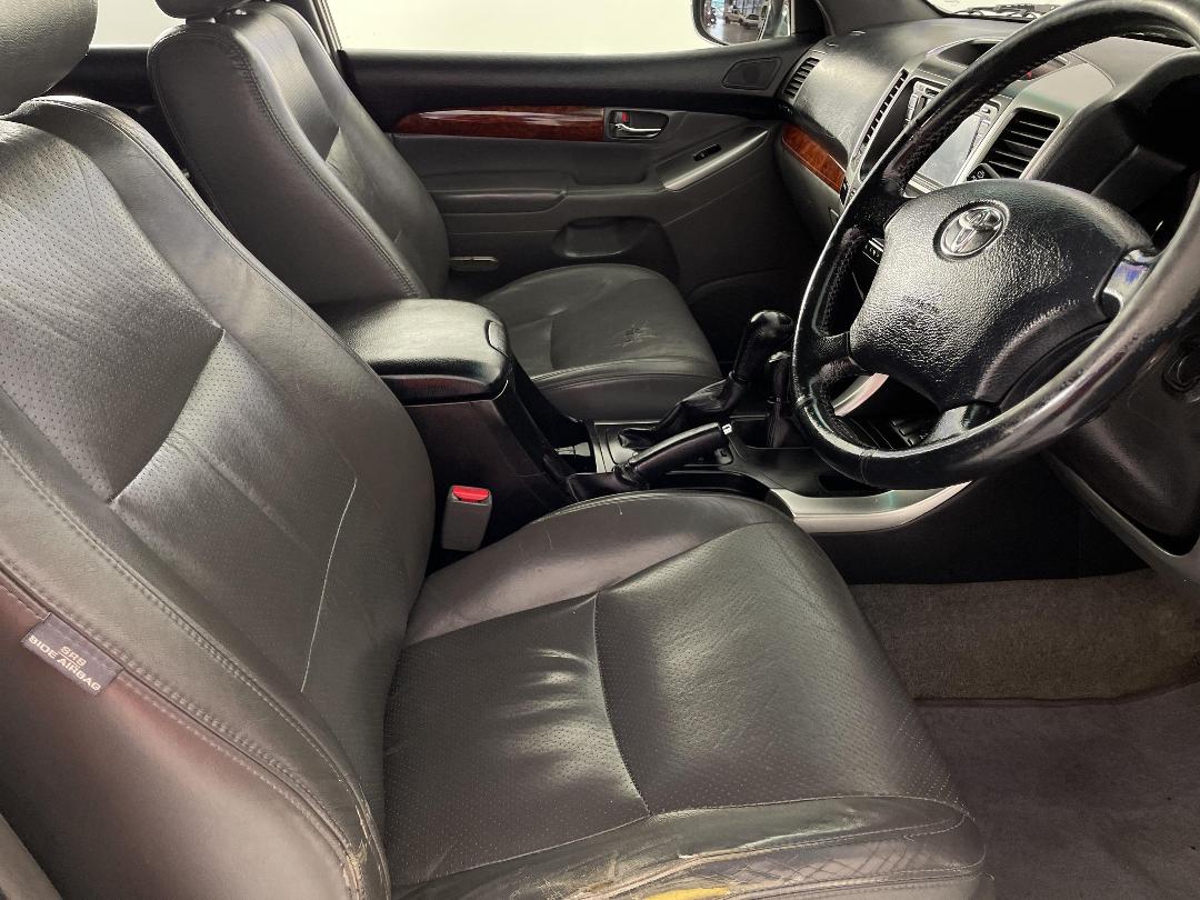 Photo '16' of Toyota Landcruiser Prado