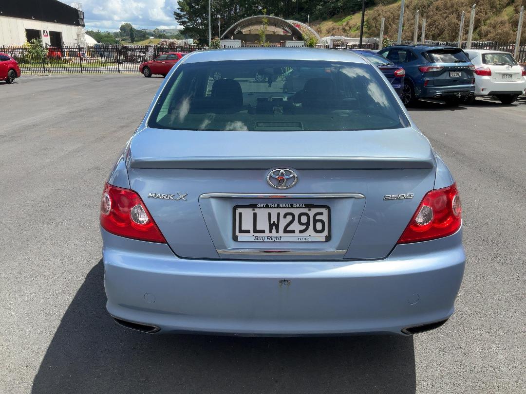 Photo '8' of Toyota Markx 250G