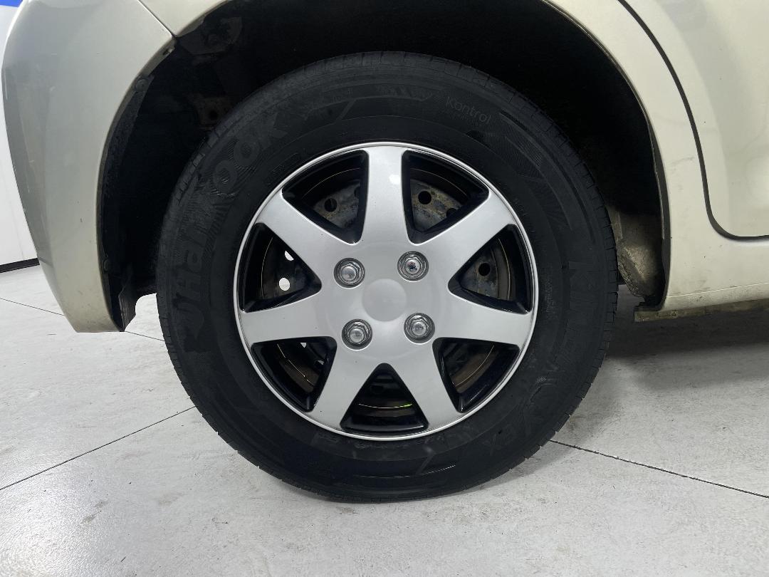 Photo '12' of Toyota Passo