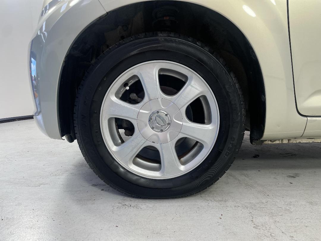 Photo '10' of Toyota Passo