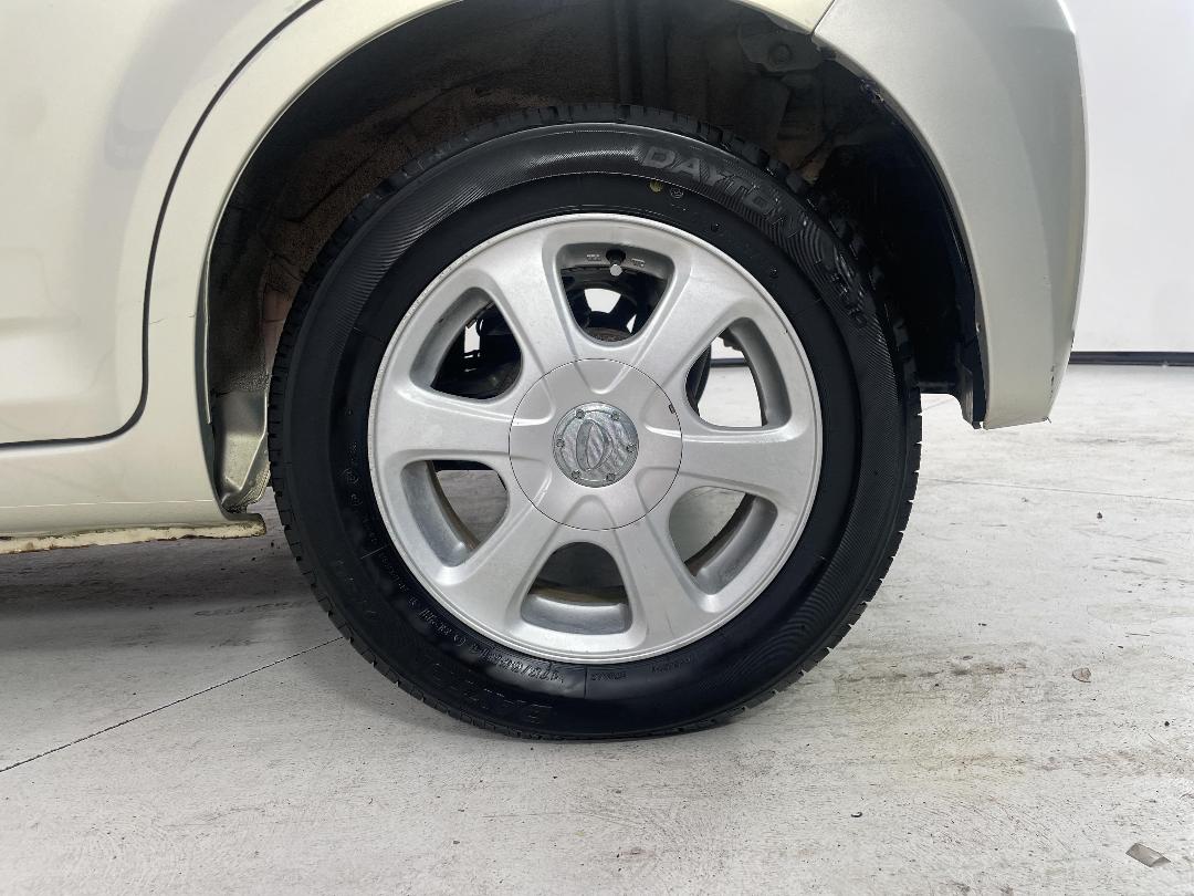 Photo '11' of Toyota Passo