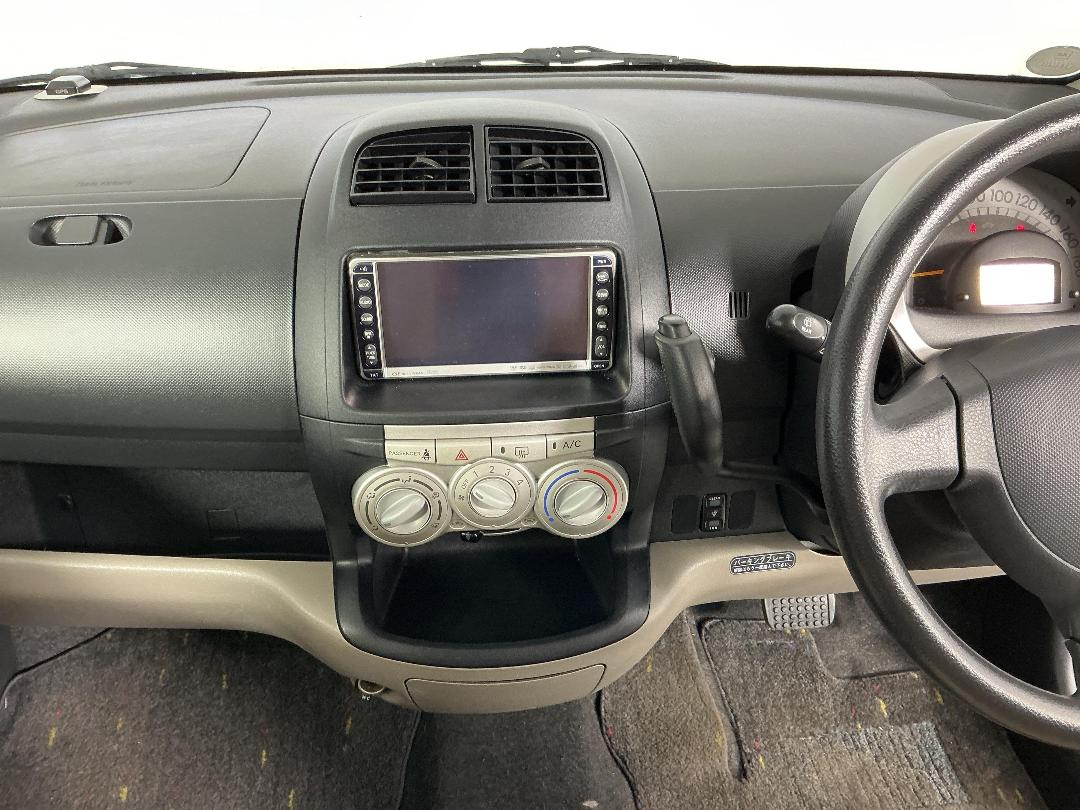 Photo '18' of Toyota Passo