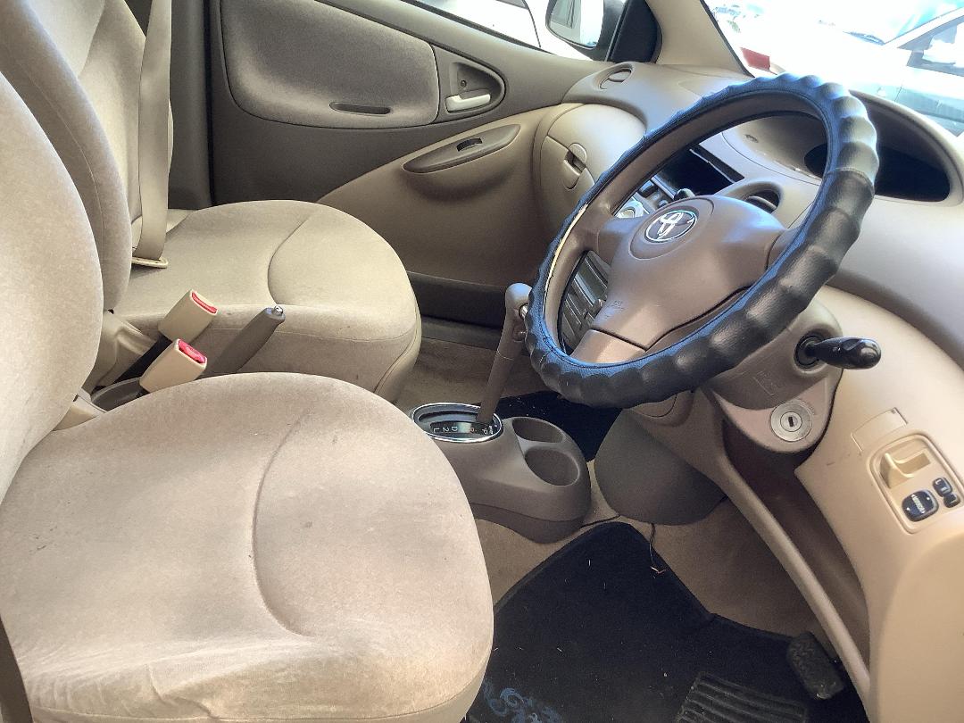 Photo '8' of Toyota Platz 1.5L Photo '8' of Toyota Platz 1.5L