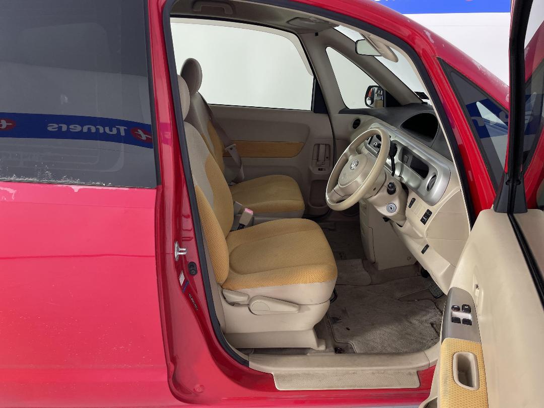 Photo '16' of Toyota Porte Photo '16' of Toyota Porte