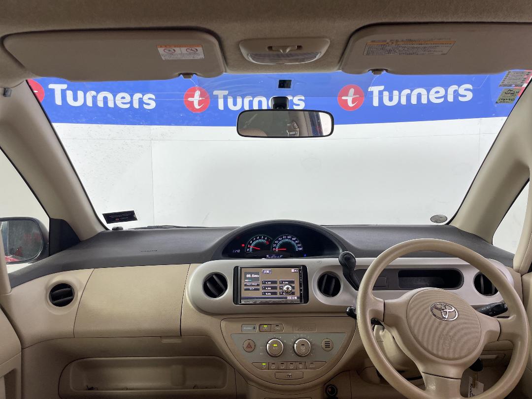 Photo '17' of Toyota Porte Photo '17' of Toyota Porte