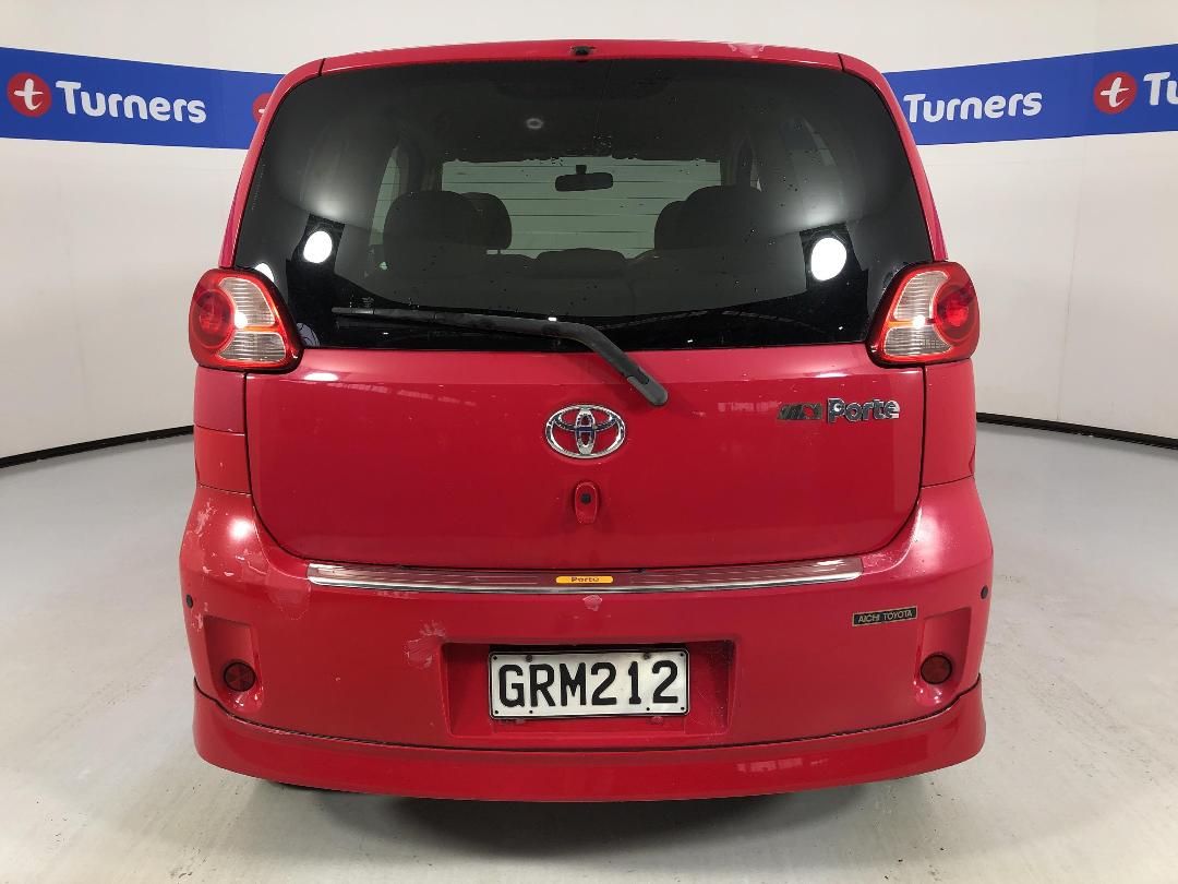 Photo '6' of Toyota Porte