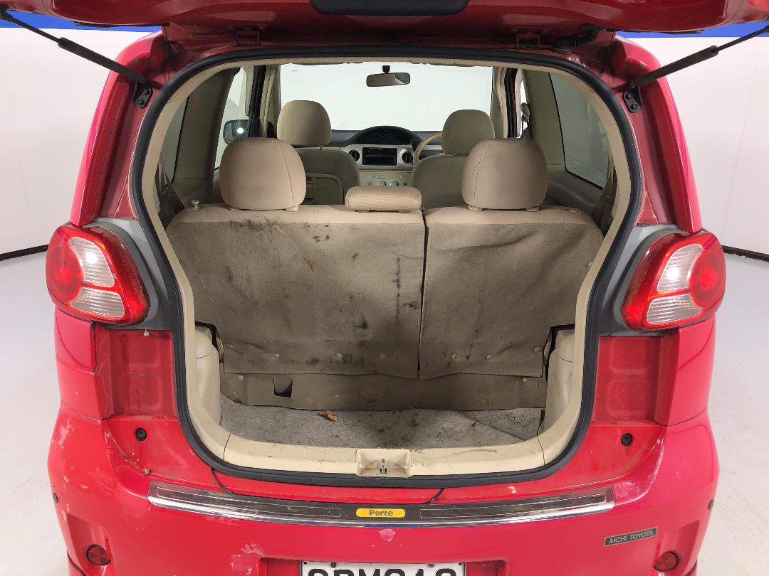 Photo '14' of Toyota Porte