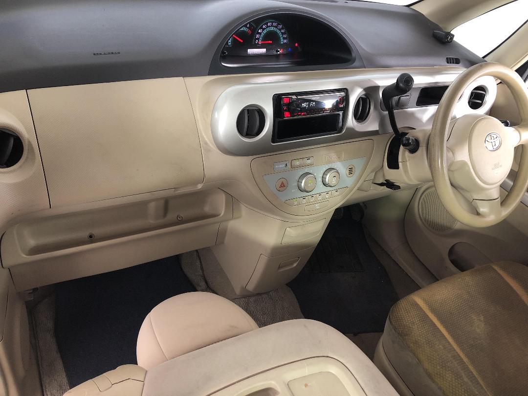 Photo '17' of Toyota Porte