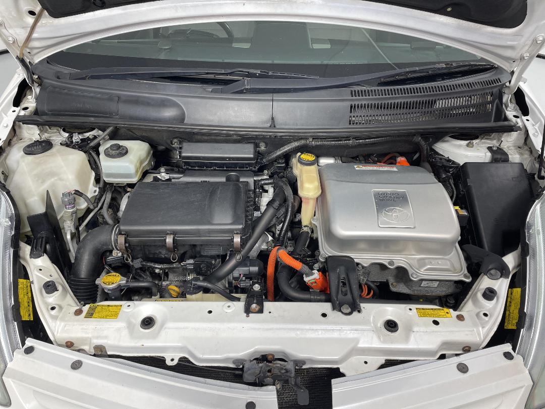 Photo '13' of Toyota Prius