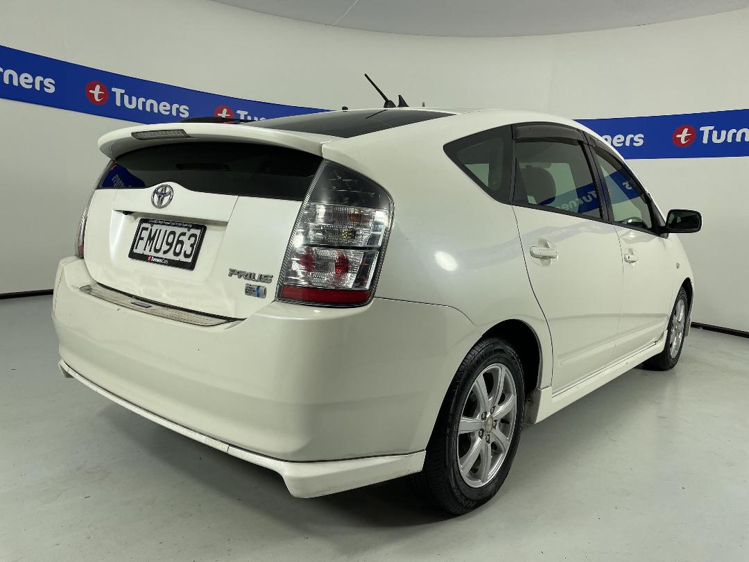Photo '7' of Toyota Prius