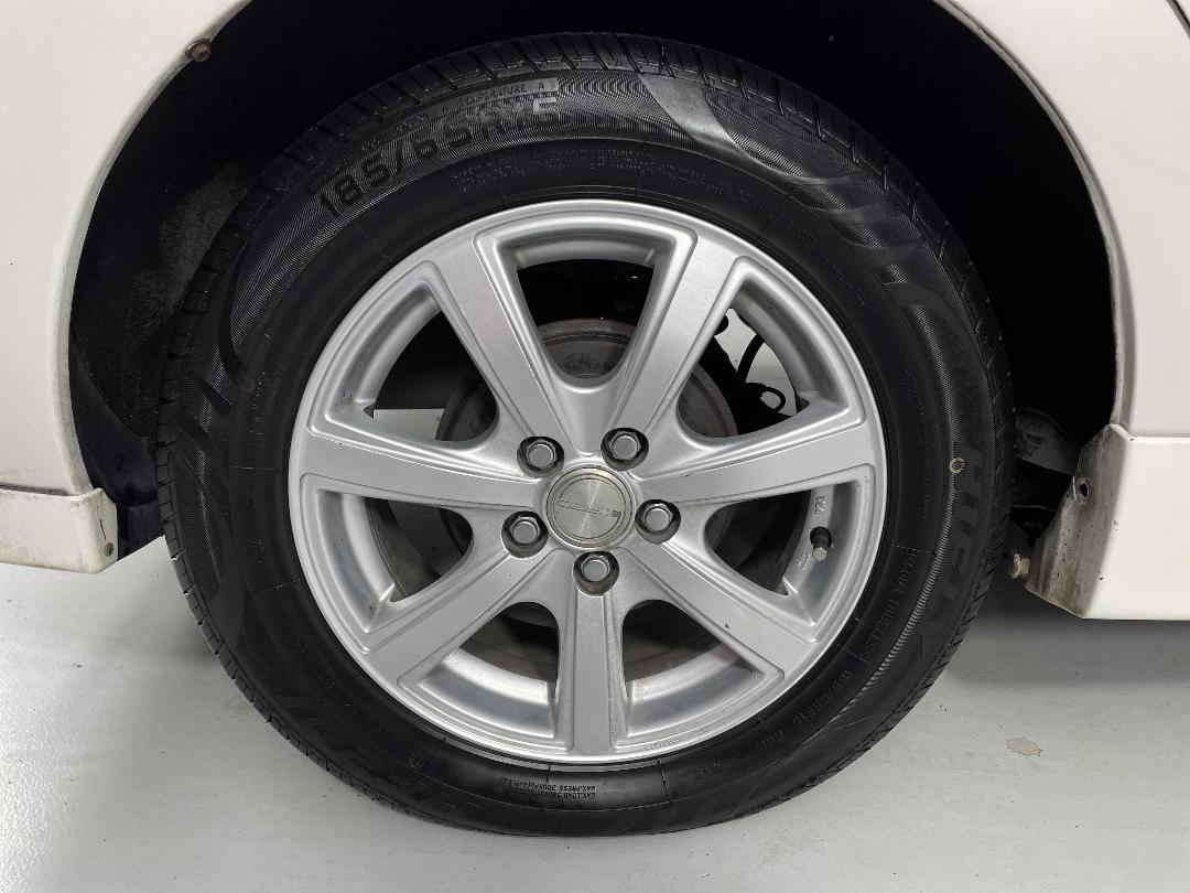 Photo '12' of Toyota Prius