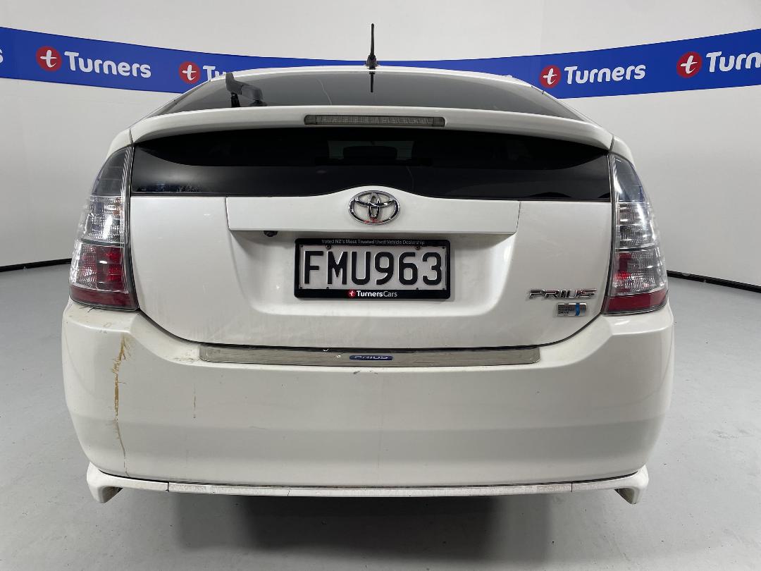 Photo '6' of Toyota Prius
