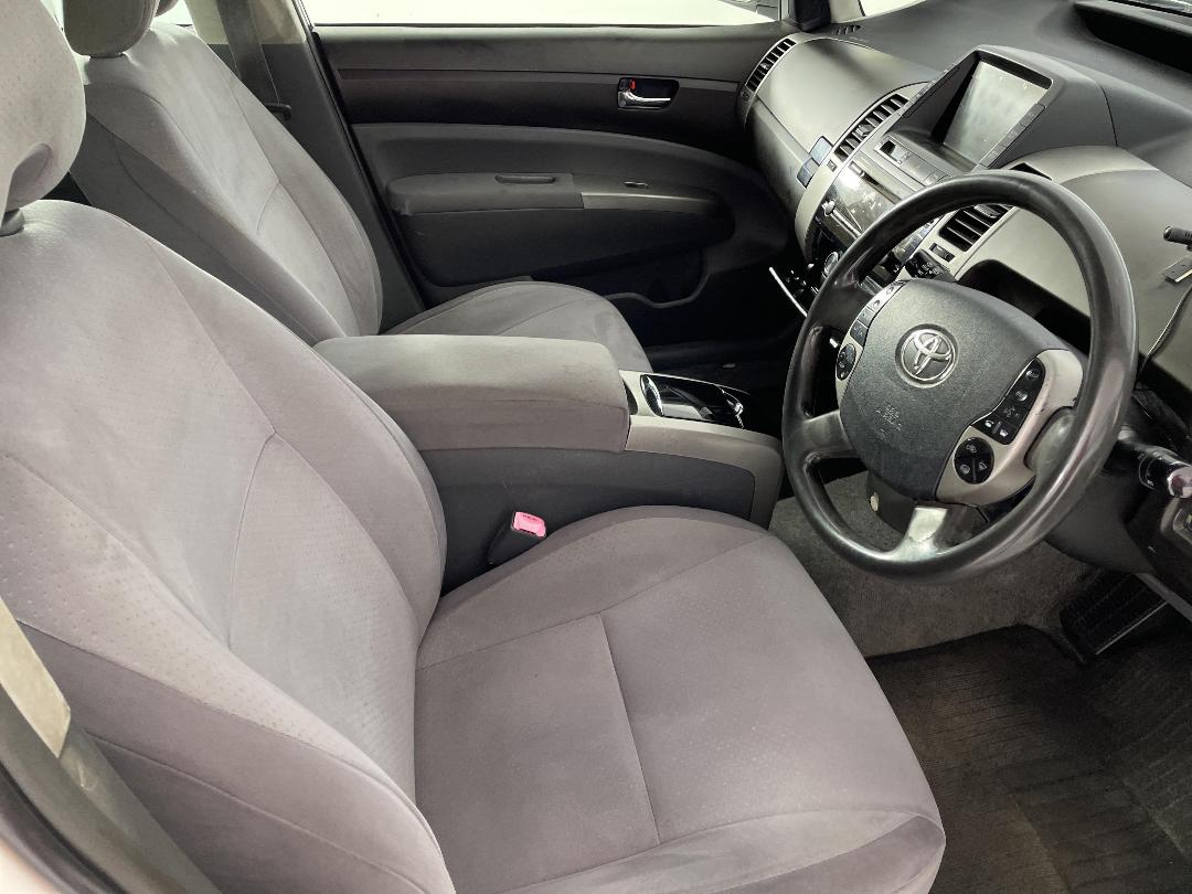 Photo '16' of Toyota Prius