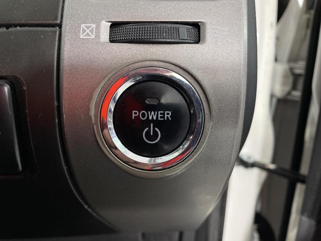 Photo '23' of Toyota Prius