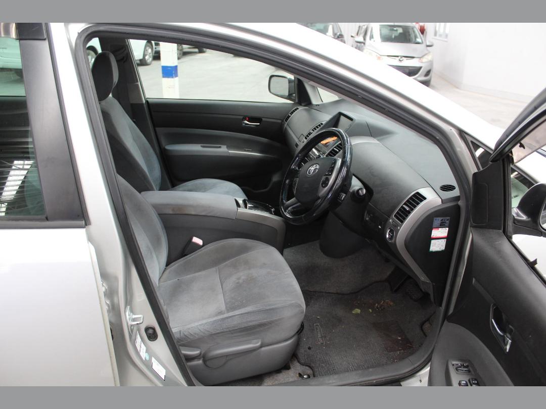 Photo '10' of Toyota Prius