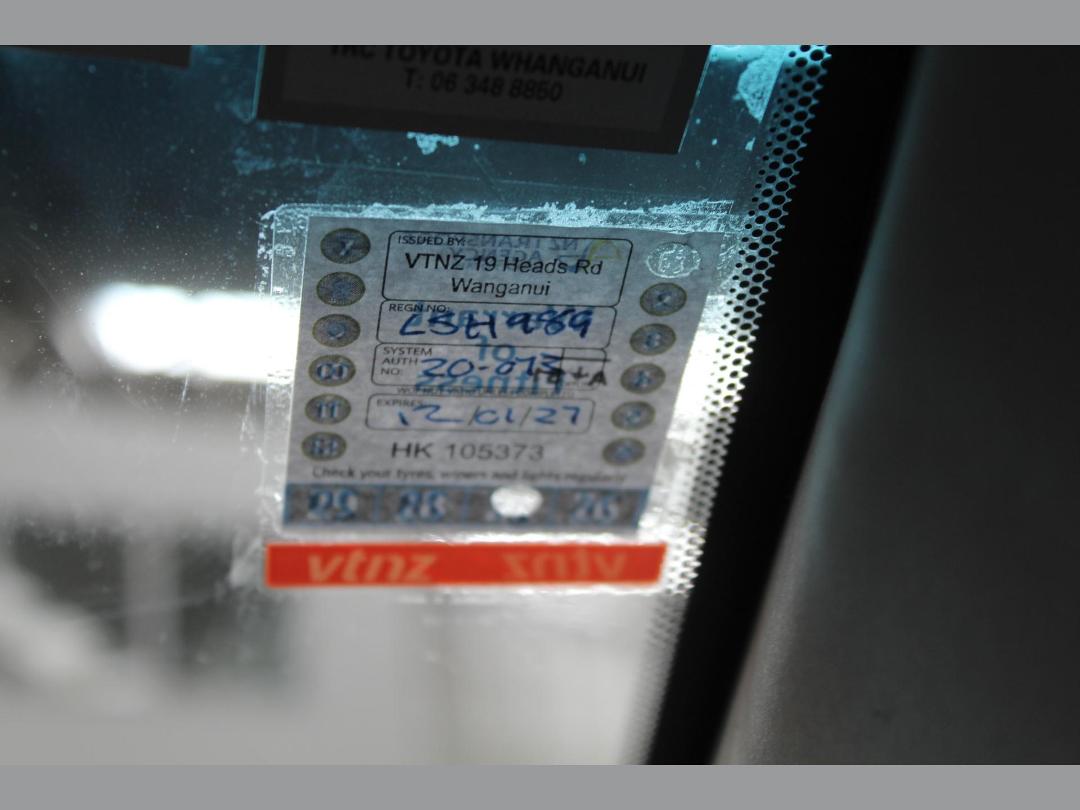 Photo '18' of Toyota Prius