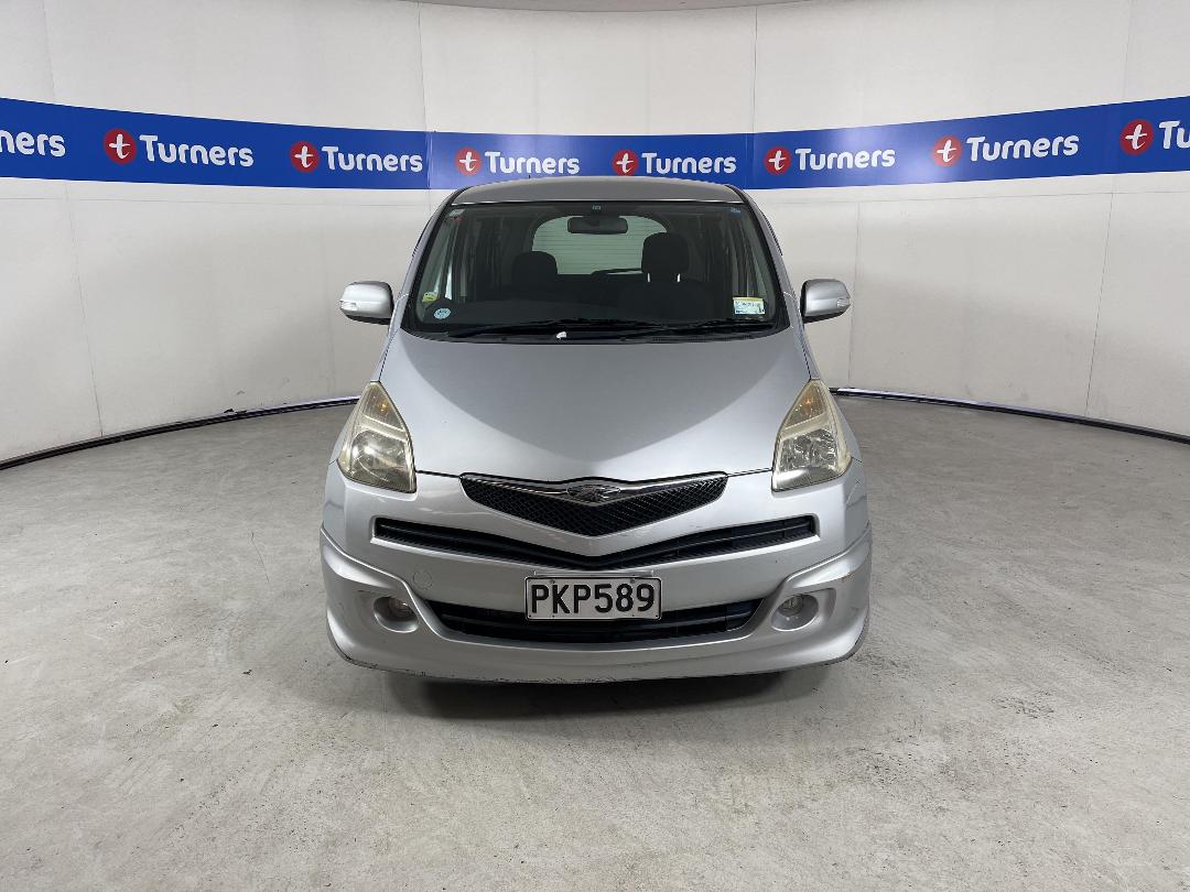 Photo '2' of Toyota Ractis Photo '2' of Toyota Ractis