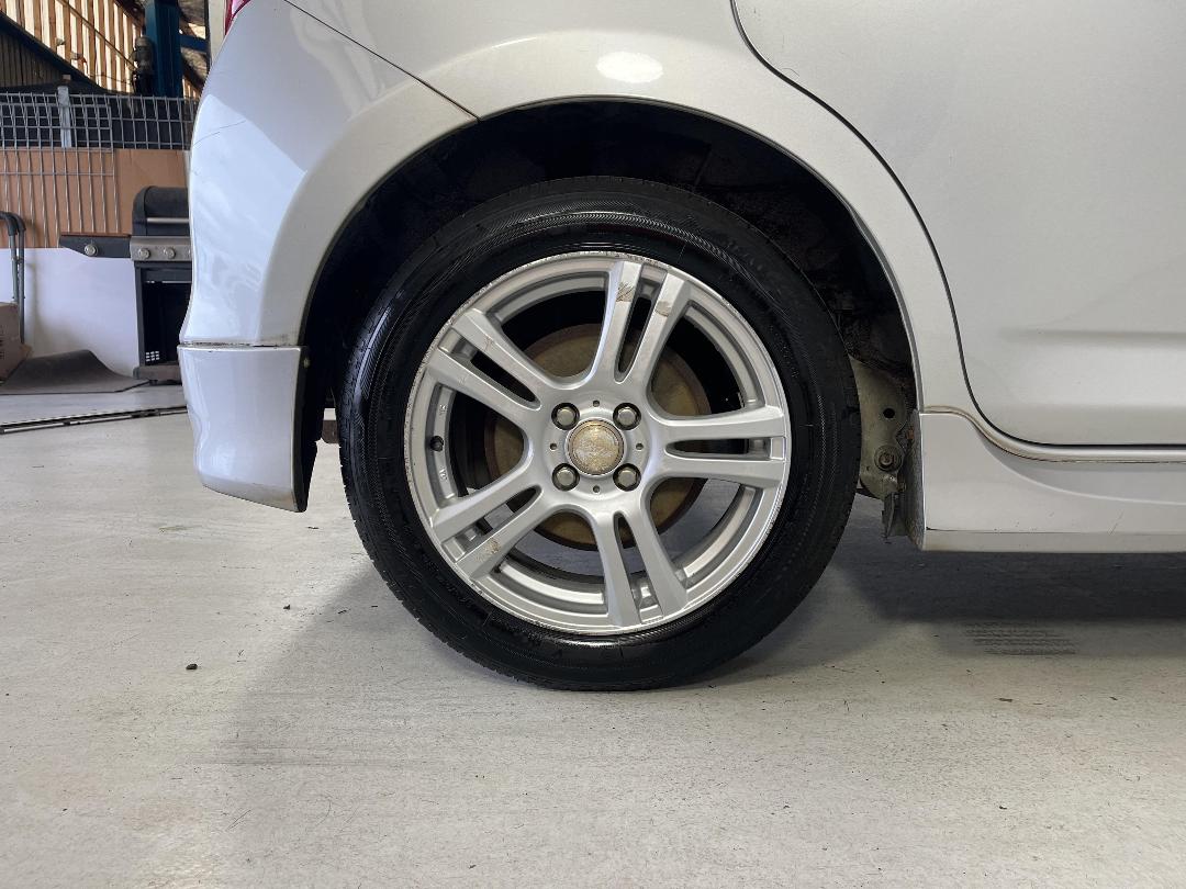 Photo '12' of Toyota Ractis Photo '12' of Toyota Ractis