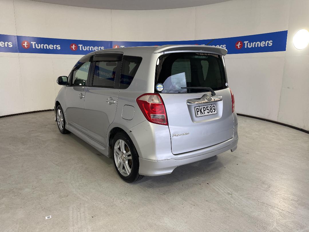 Photo '5' of Toyota Ractis Photo '5' of Toyota Ractis