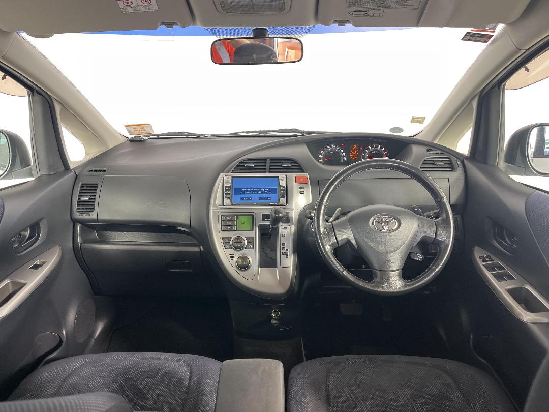 Photo '17' of Toyota Ractis Photo '17' of Toyota Ractis