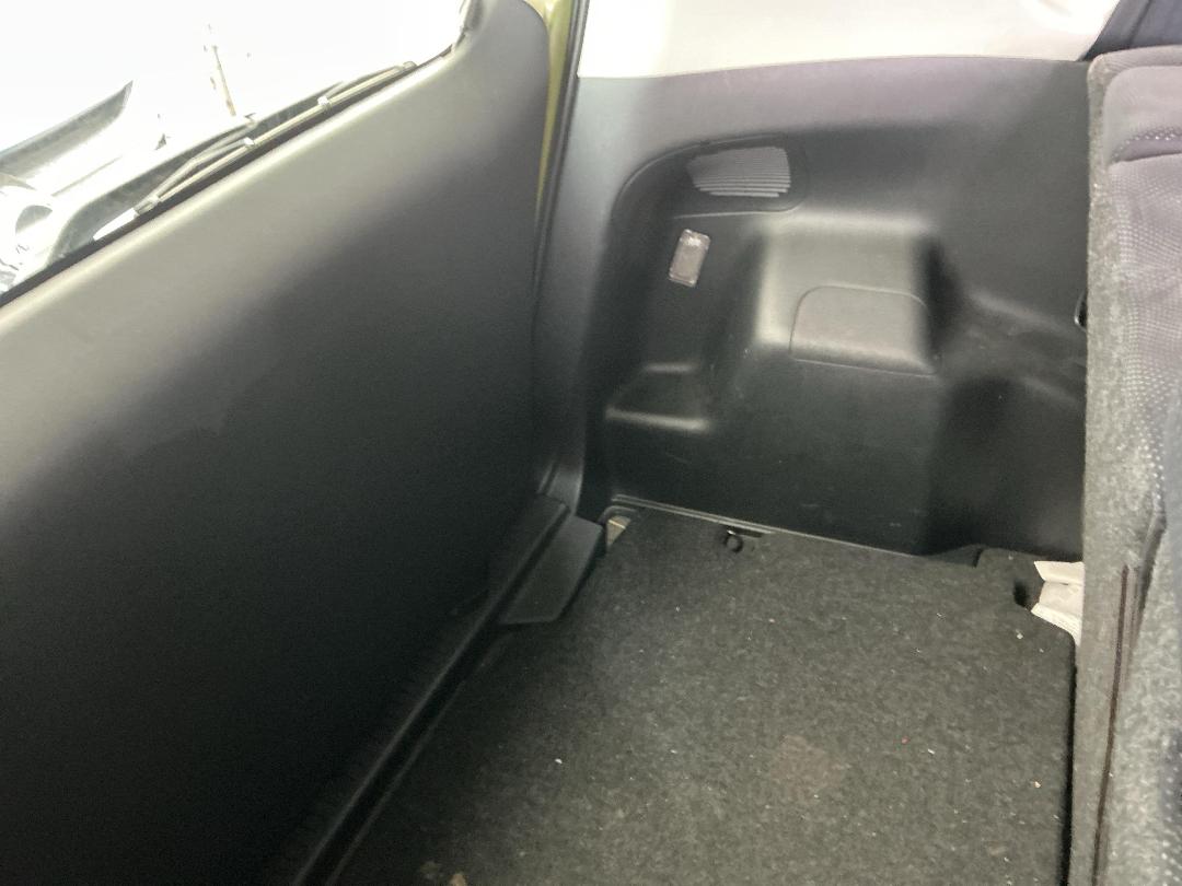 Photo '9' of Toyota Ractis Photo '9' of Toyota Ractis