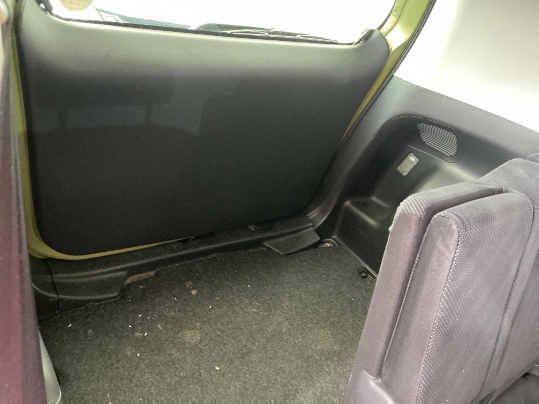 Photo '10' of Toyota Ractis Photo '10' of Toyota Ractis