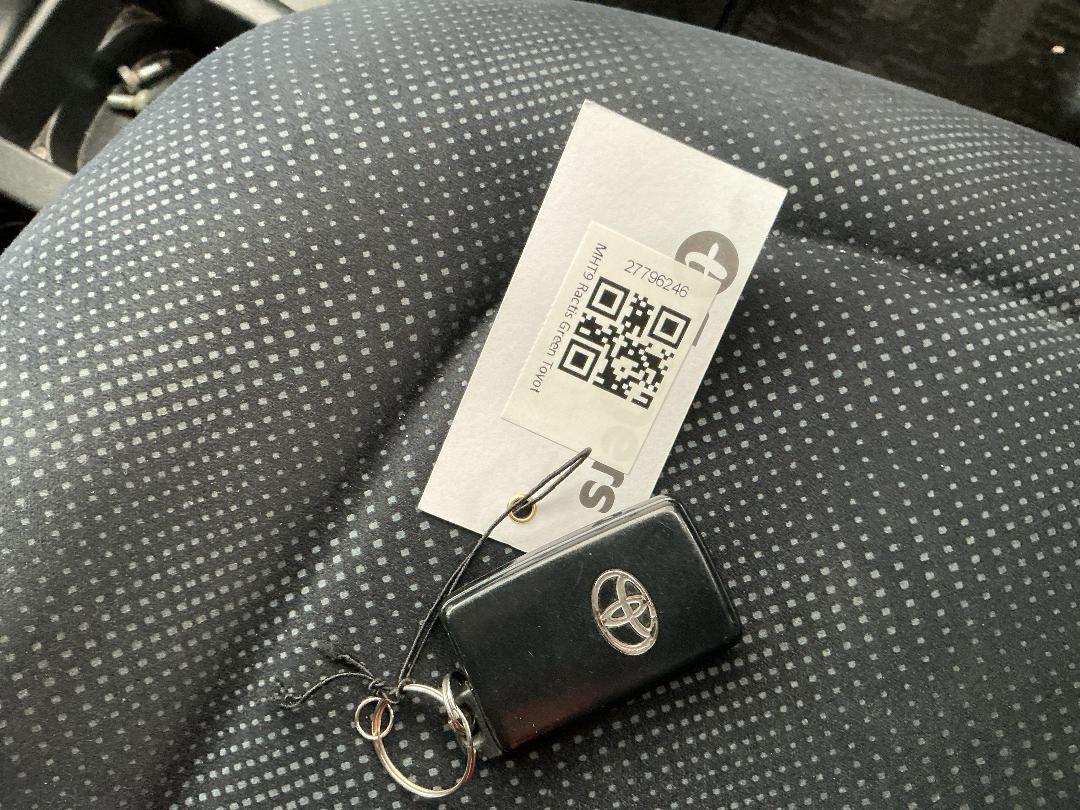 Photo '23' of Toyota Ractis Photo '23' of Toyota Ractis