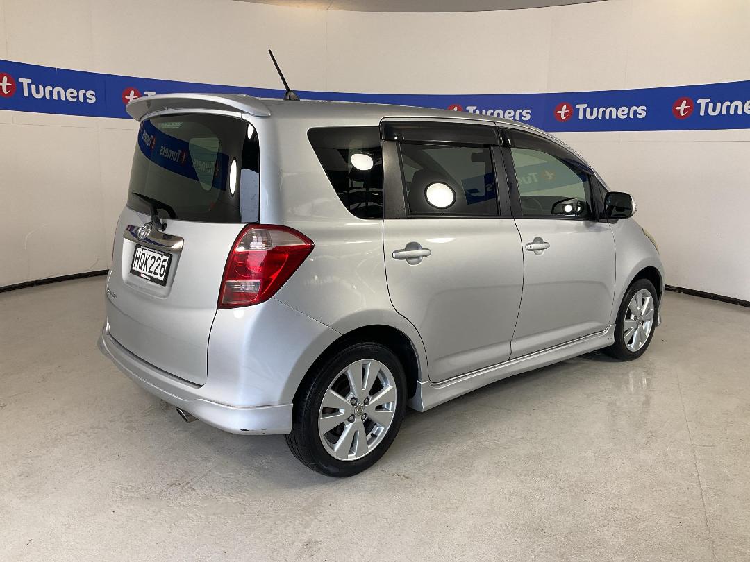 Photo '7' of Toyota Ractis Photo '7' of Toyota Ractis