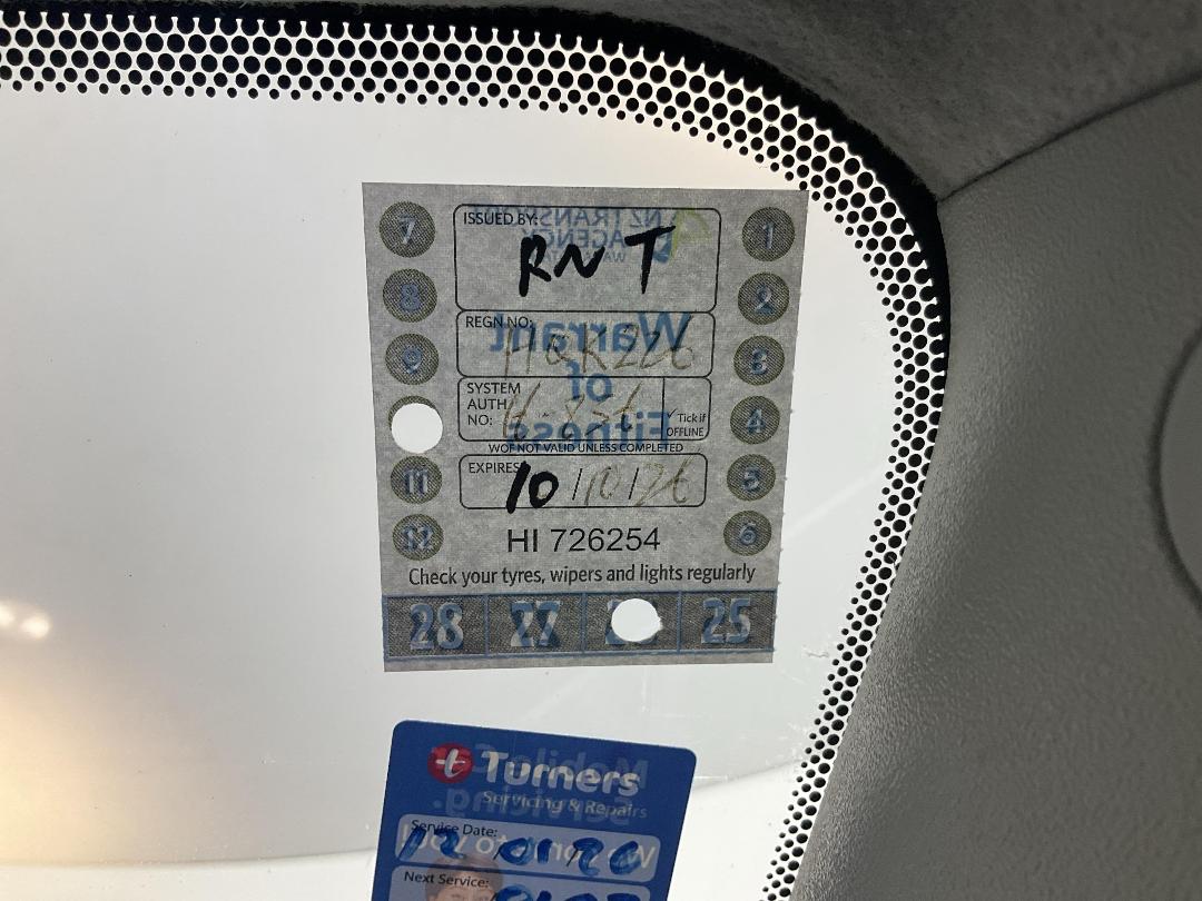 Photo '24' of Toyota Ractis Photo '24' of Toyota Ractis