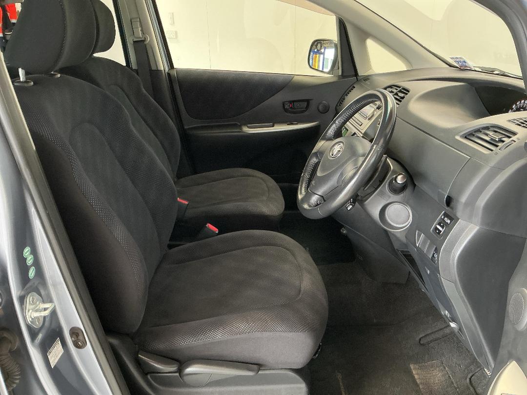 Photo '16' of Toyota Ractis Photo '16' of Toyota Ractis