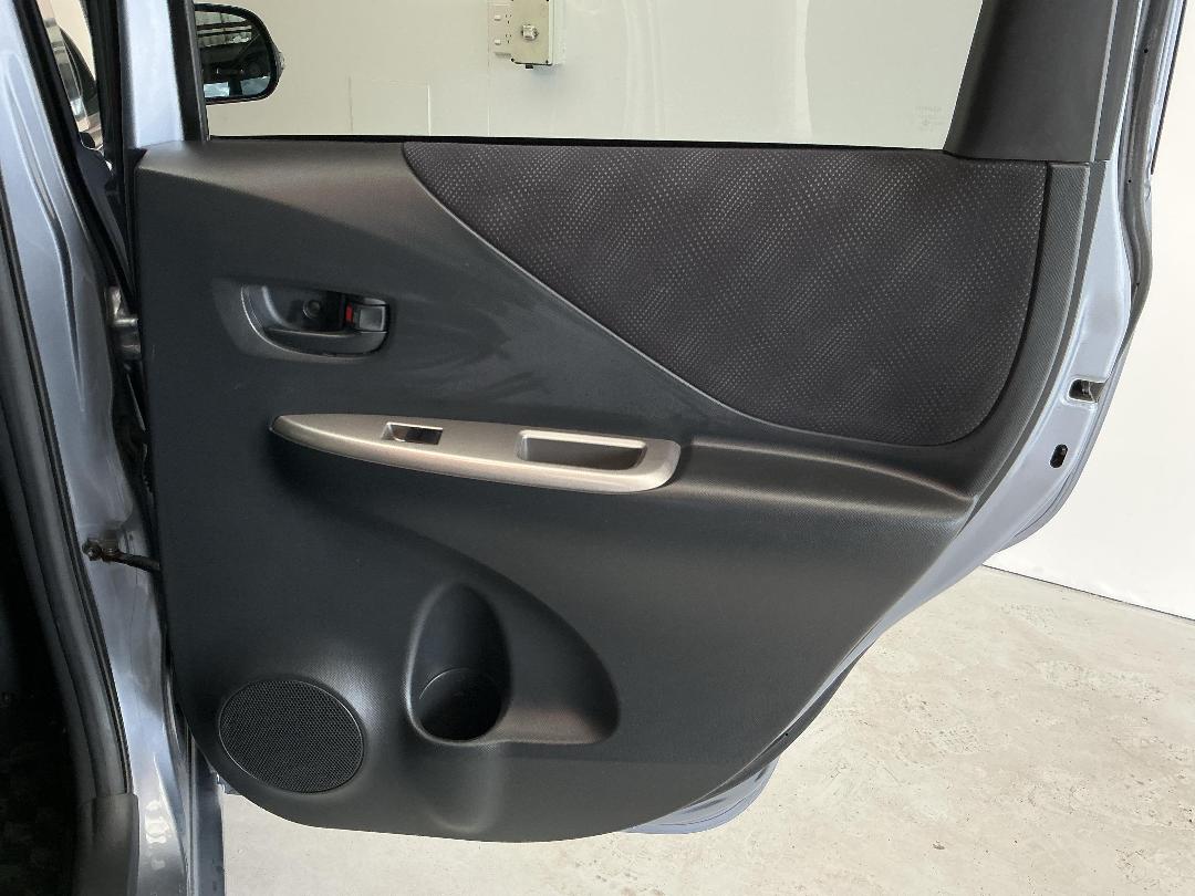 Photo '19' of Toyota Ractis Photo '19' of Toyota Ractis