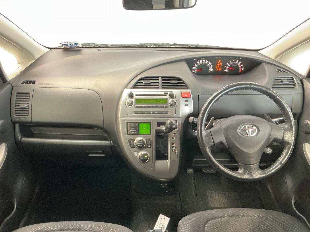 Photo '17' of Toyota Ractis Photo '17' of Toyota Ractis