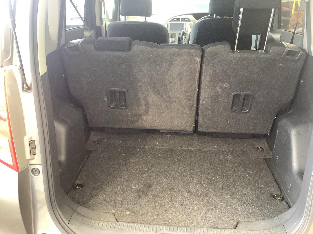 Photo '6' of Toyota Ractis