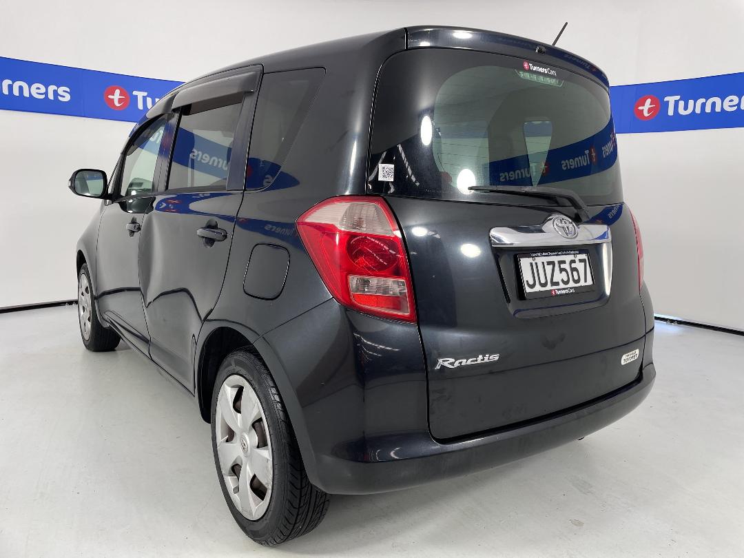 Photo '5' of Toyota Ractis