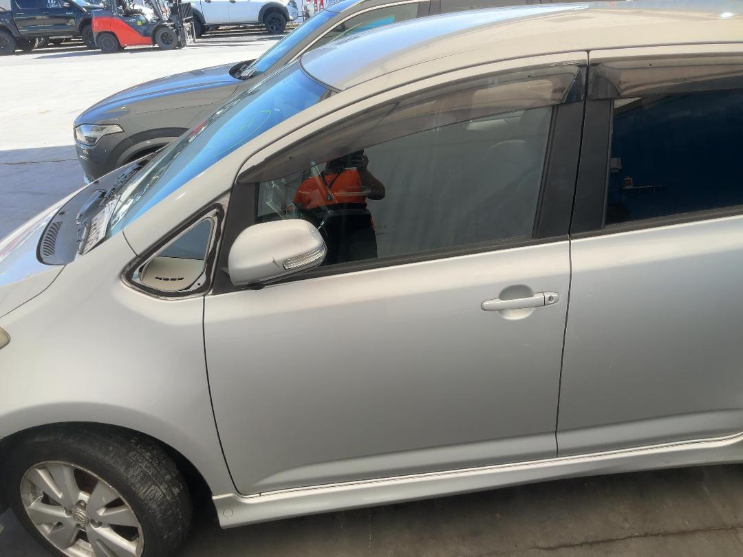 Photo '8' of Toyota Ractis