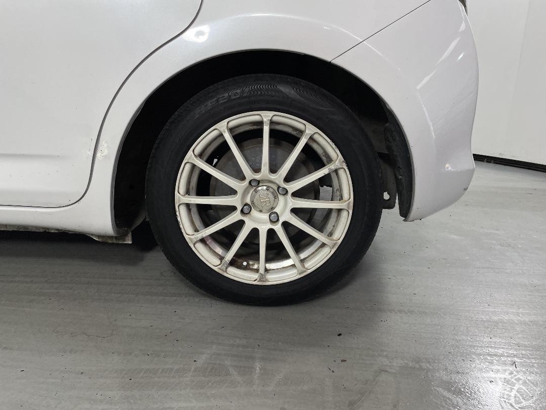 Photo '11' of Toyota Ractis