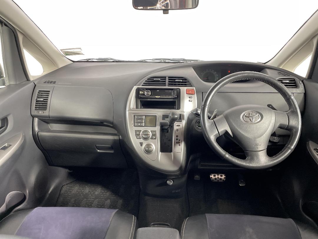 Photo '17' of Toyota Ractis