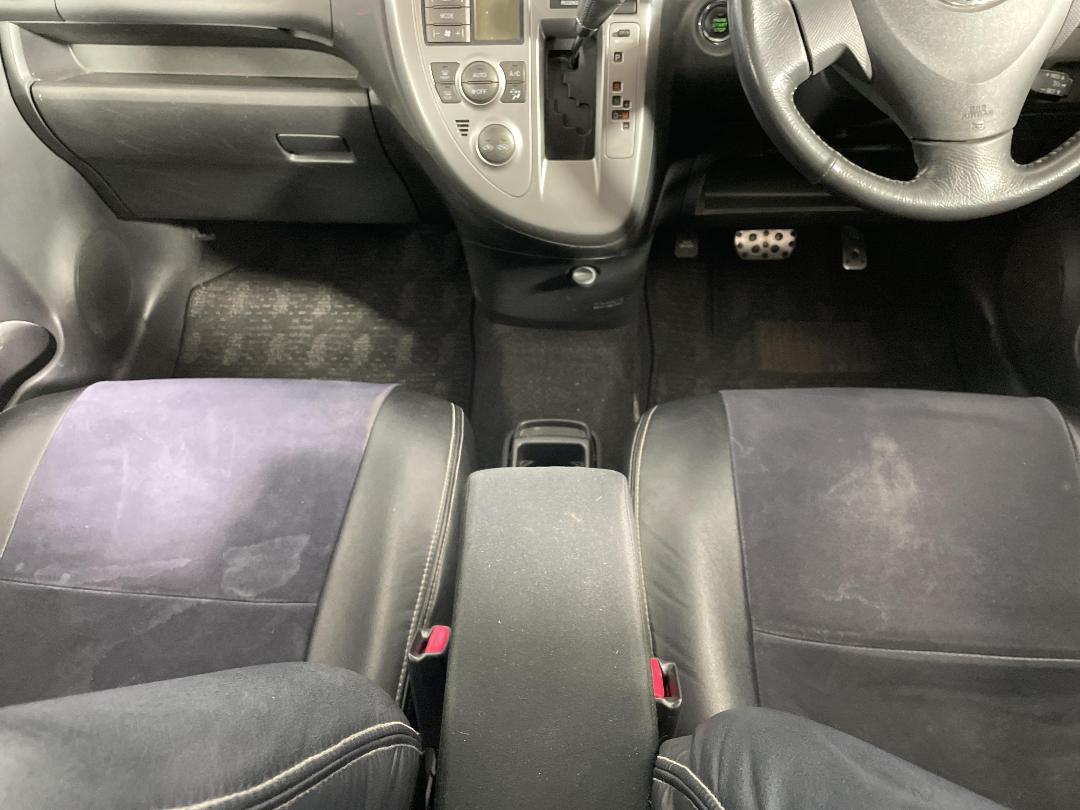 Photo '18' of Toyota Ractis