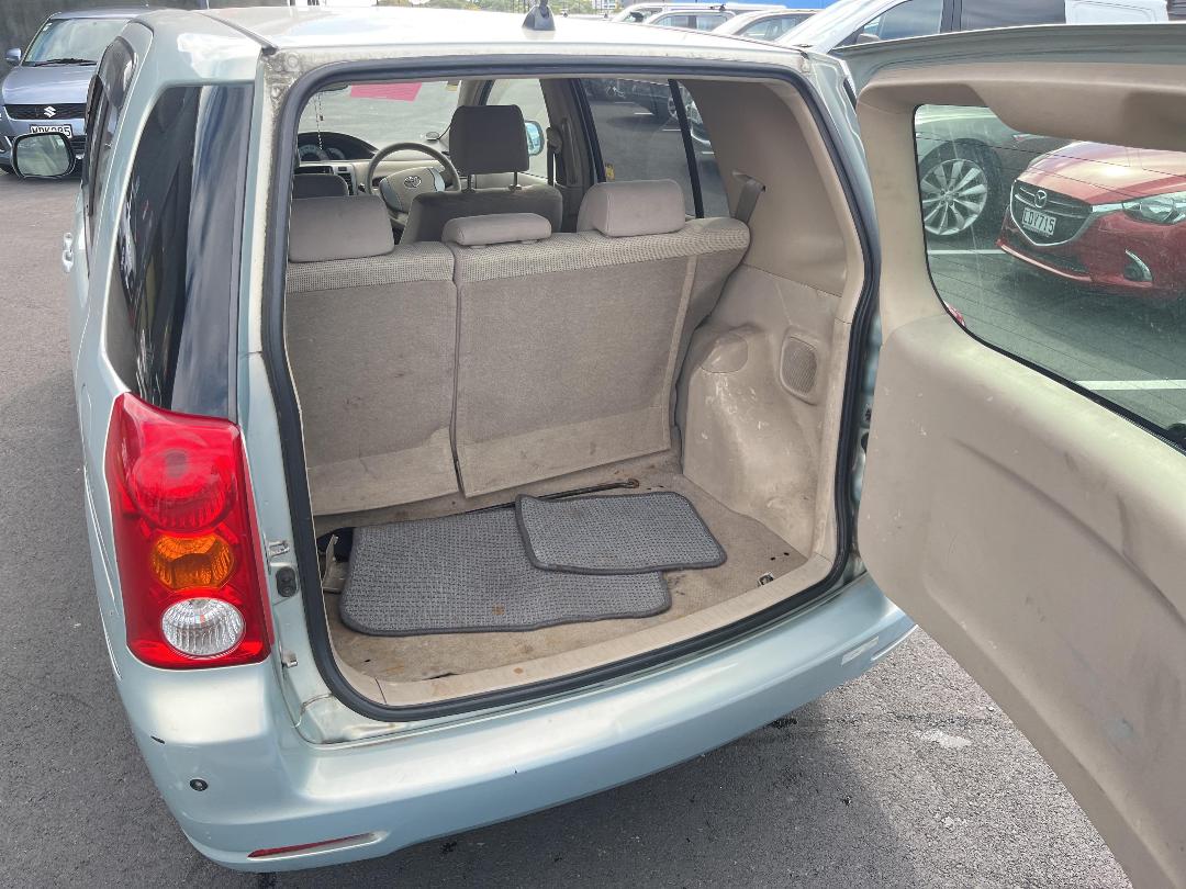 Photo '17' of Toyota Raum